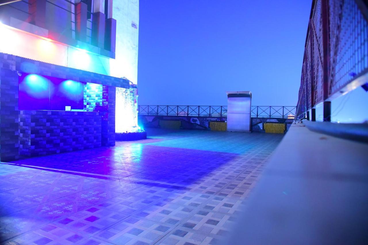 The Park Presidency Hotel Барели Экстерьер фото