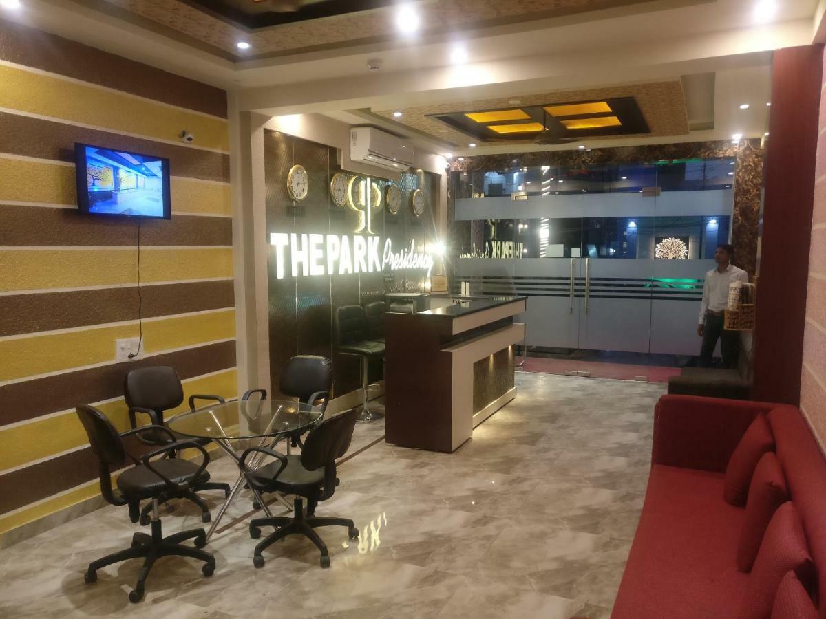 The Park Presidency Hotel Барели Экстерьер фото